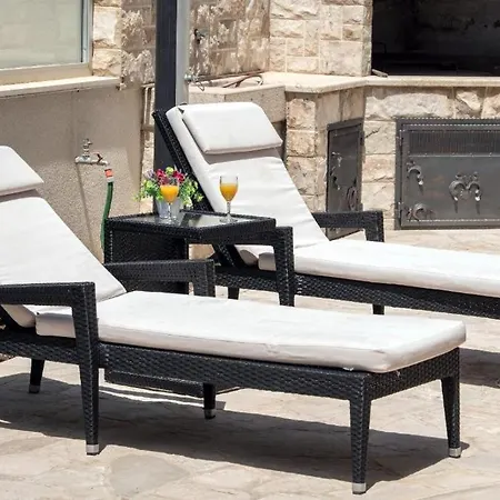 Luxury Marija, Μακάρσκα