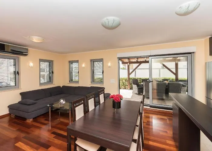 Luxury Marija, Makarska